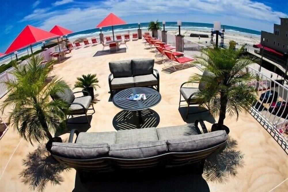 Matador Oceanfront Resort
