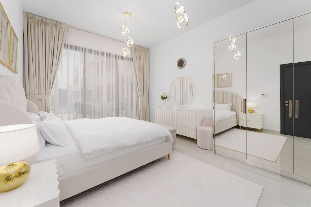 Maison Privee - Tranquil Escape w/ Balcony and High-End Facilities
