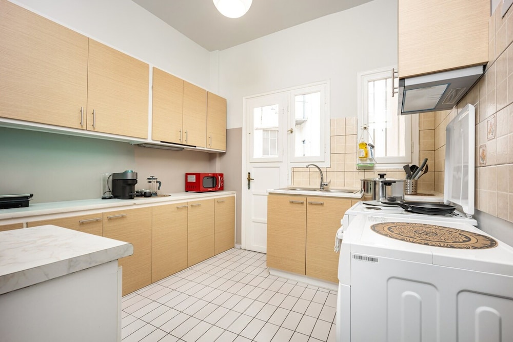 Diakou 38 Sunny Cozy 3bd apt Just a min Away to Acropolis