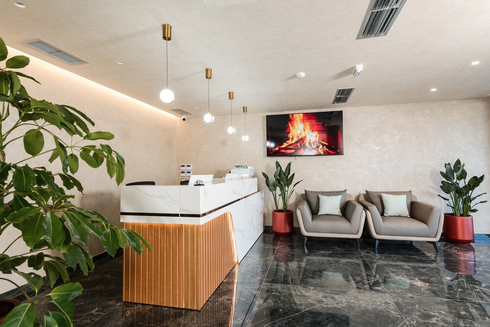 Troci Hotel 100