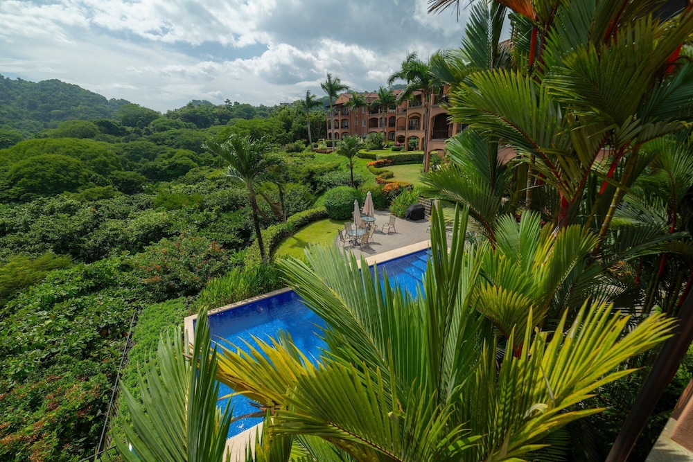 Altavista 4C 3 bdr 3 Bath Ocean View