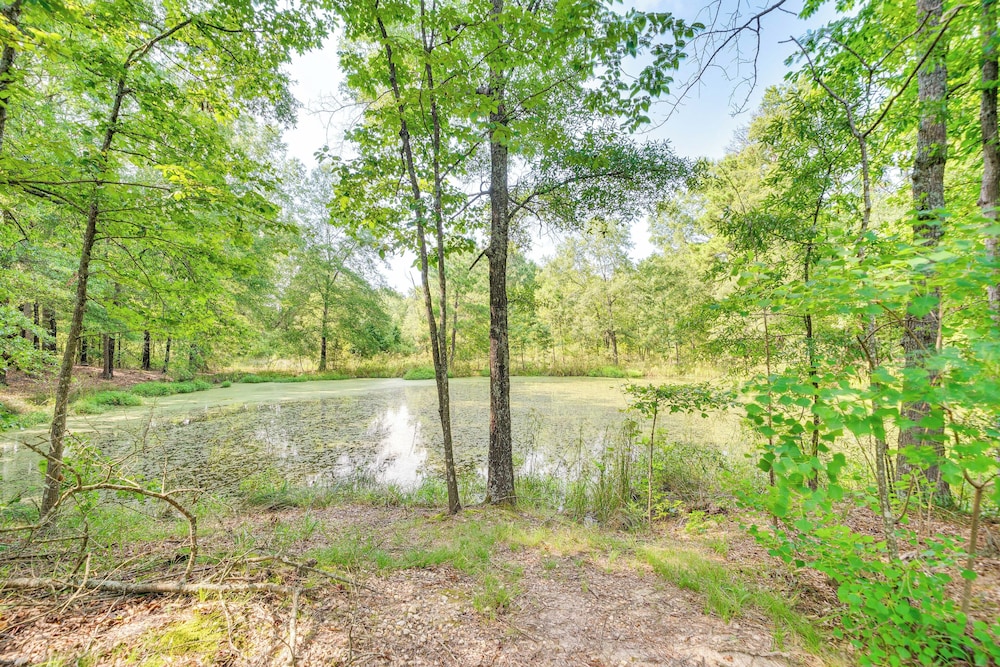 Couples Cabin in Broken Bow ~ 5 Mi to Downtown!