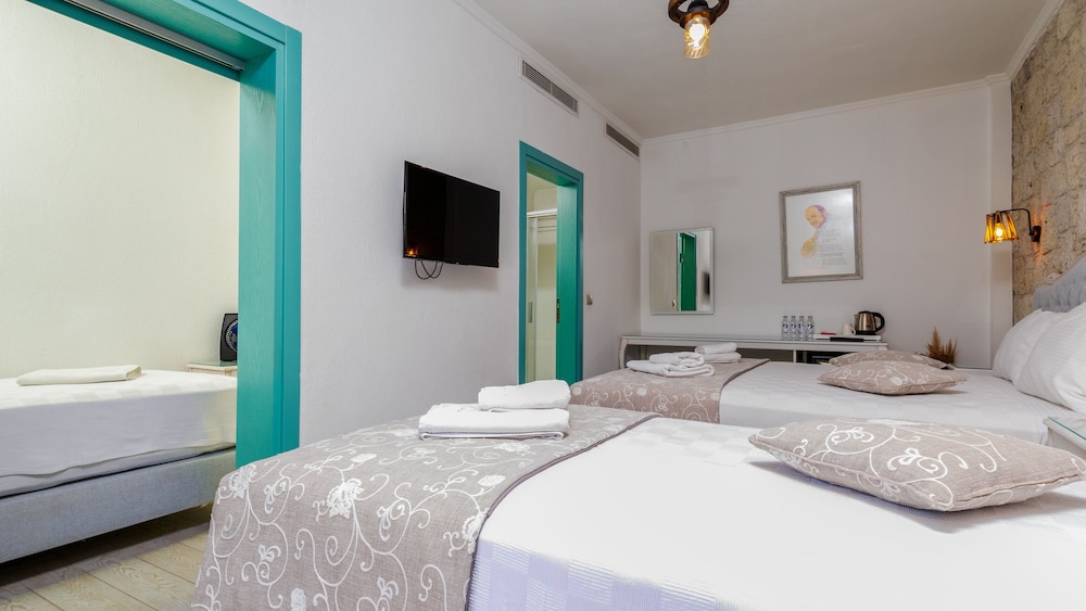 Avlu Alacati Butik Otel - Image 34