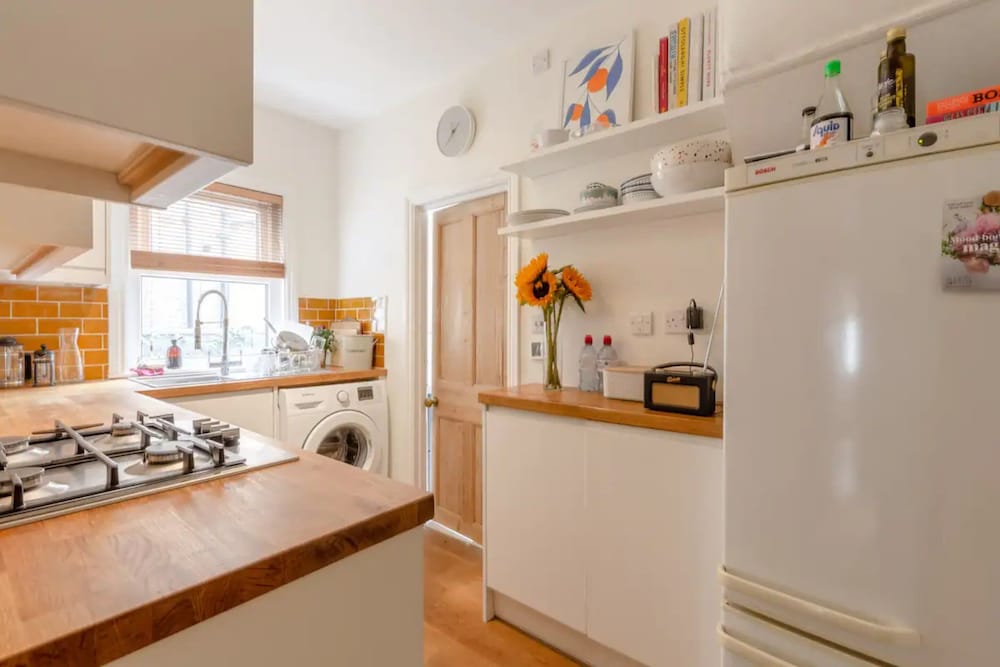 Newly Renovated 2 Bedroom Apartment in Earlsfield With Garden