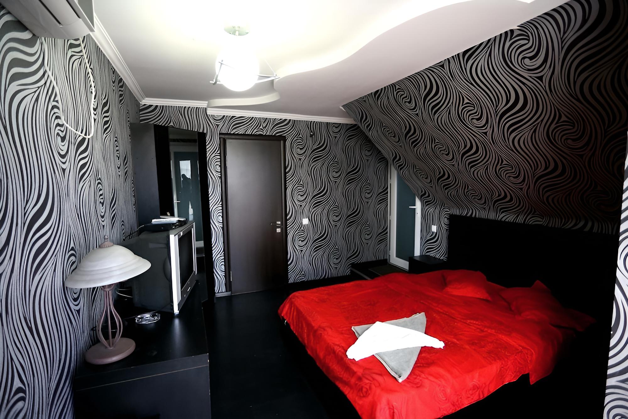 Crystal Palace Hotel