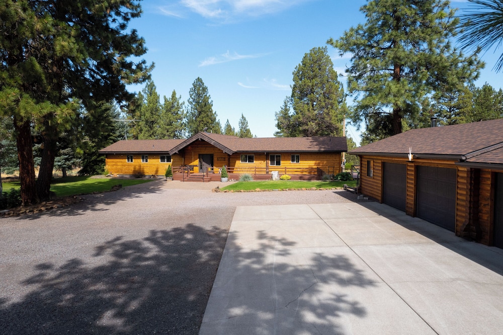 High-end Cabin 3BR 30min to Hoodoo Ski