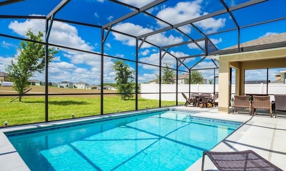Laurel Estates 278026 5 Bedroom Villa by RedAwning view 5
