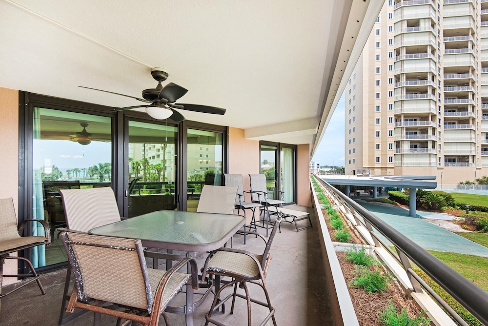 Edgewater #303