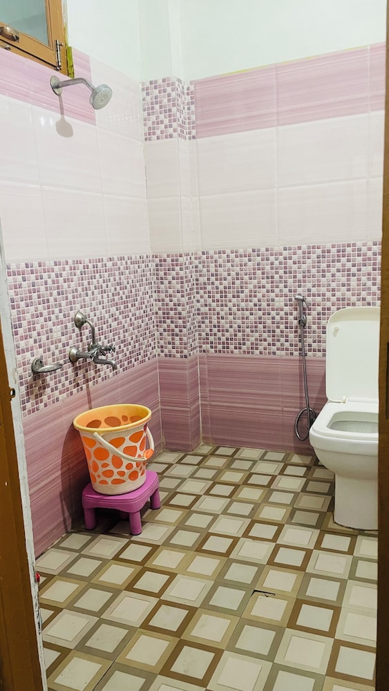 Hostel Abodes Trees of Heaven - Property Image 4