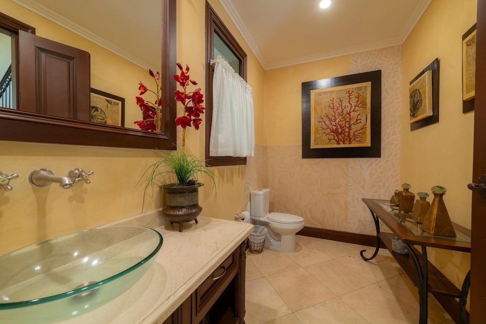 - Casa Zafiro 7 Bedrooms Private Pool
