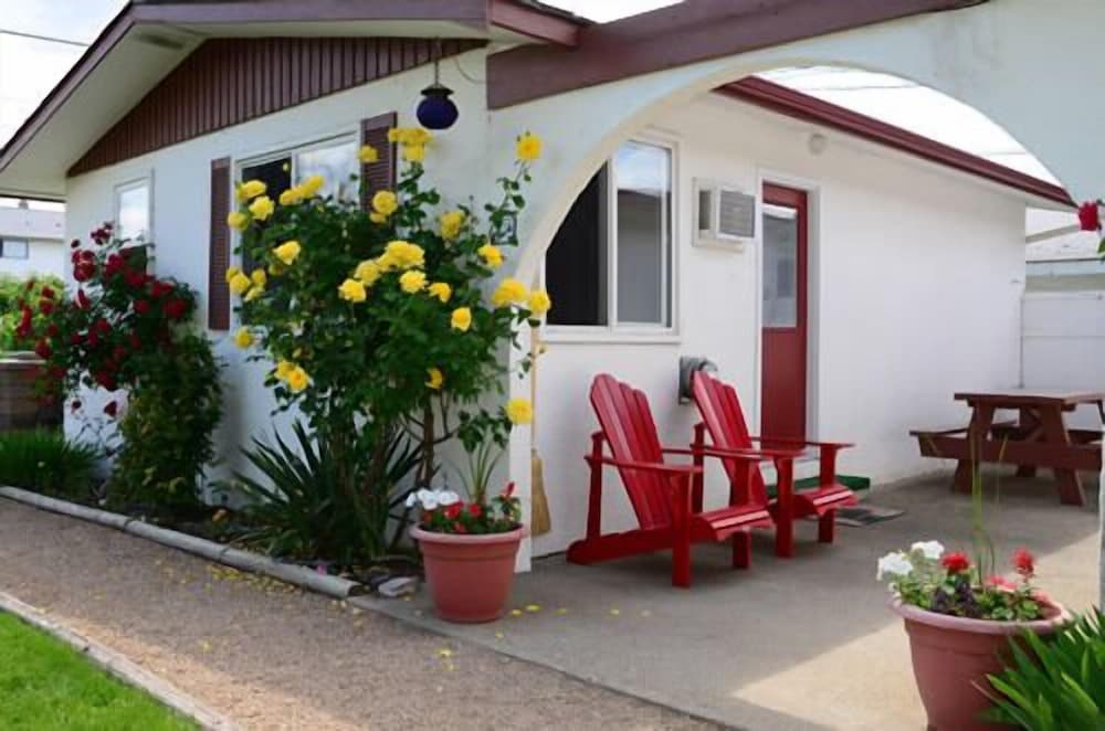 Sandy Beach Suites