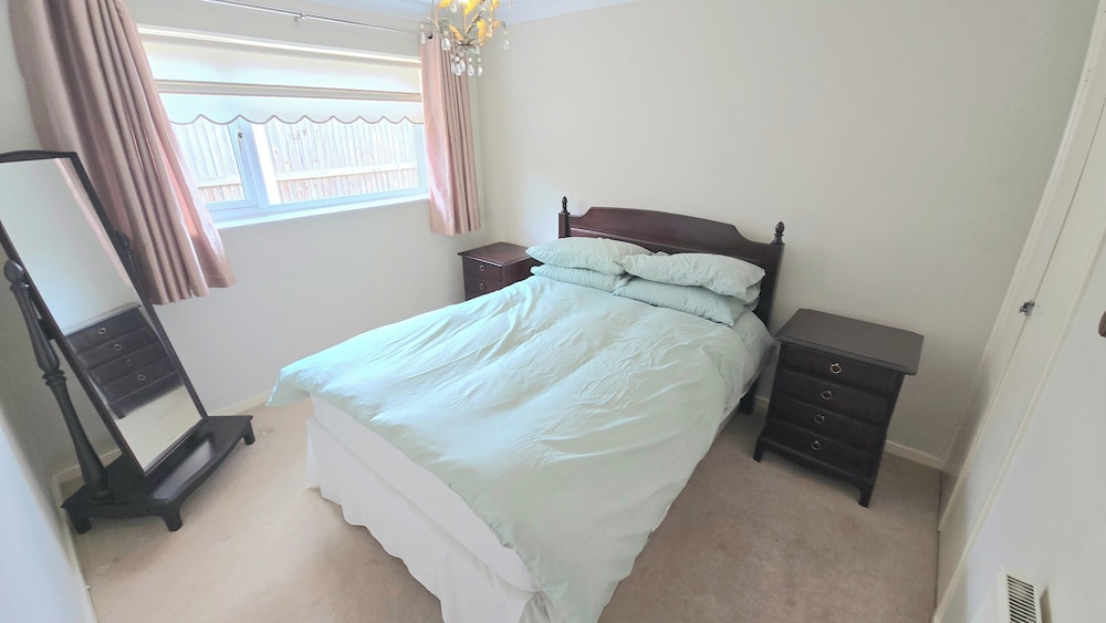 Herne Bay - House - Sleeps 7 - Parking