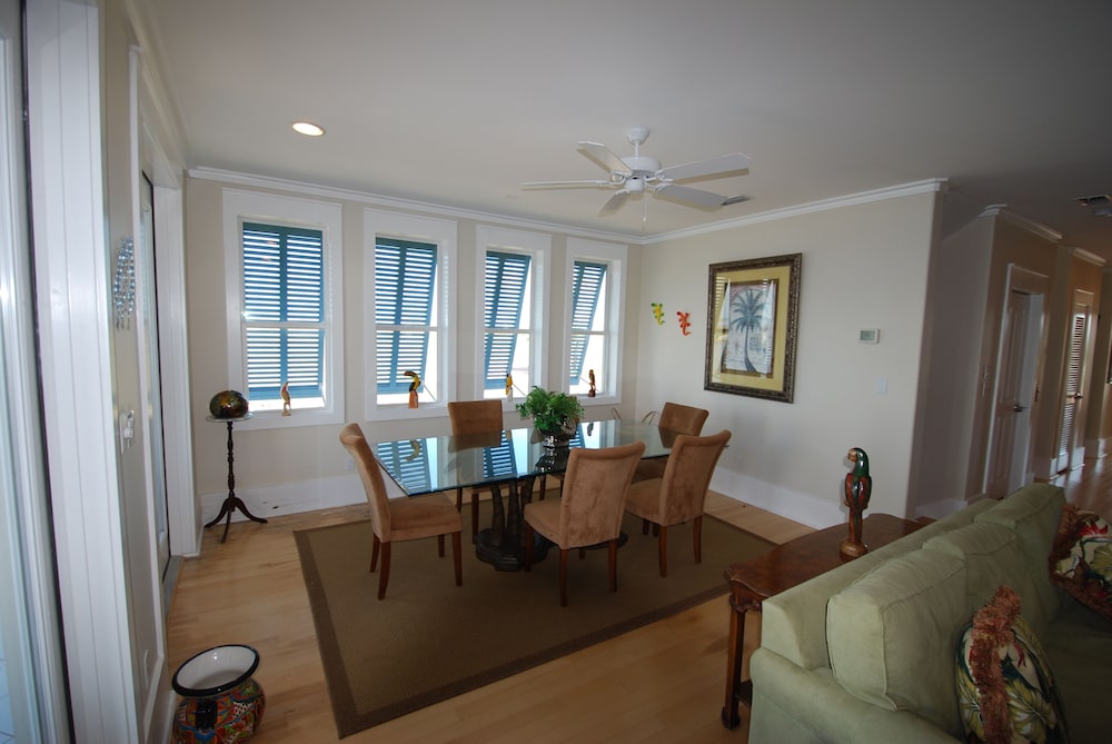 Kokopelli - Bay Front / Marina Front 3 Bedroom Townhouse by RedAwning
