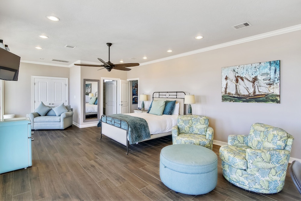 Enchanted Beachfront by Ryson Vacation Rentals view 3