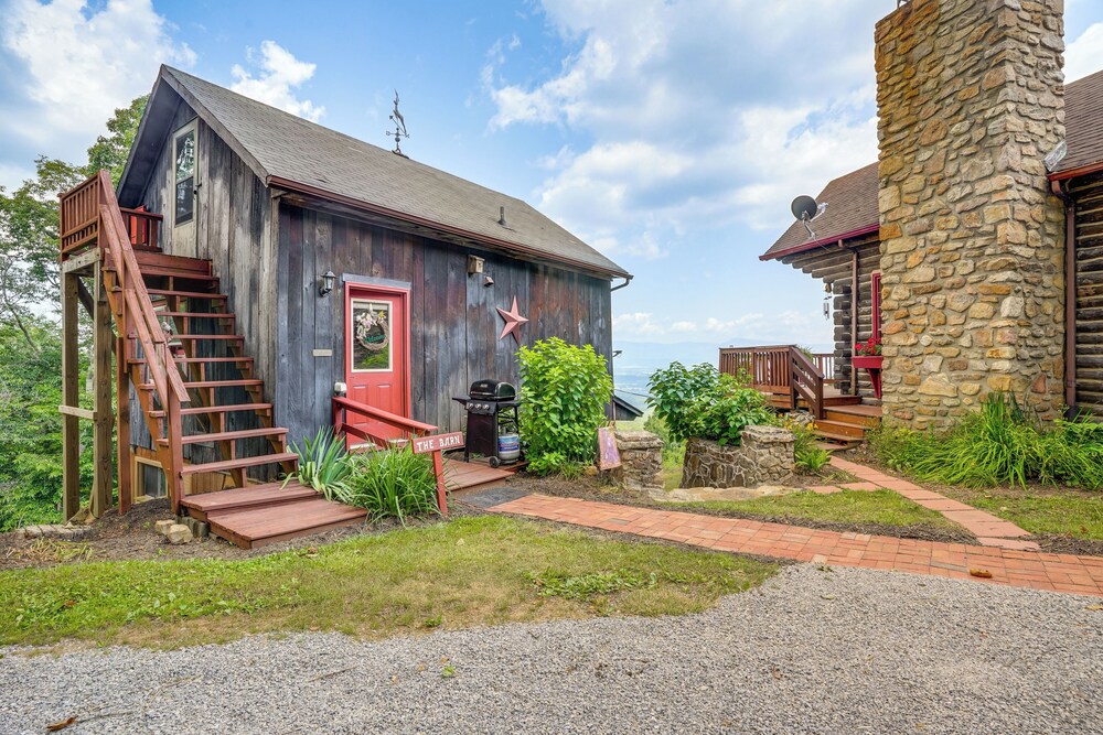 Cozy Luray Cabin w/ Views: Near Hiking Trails!