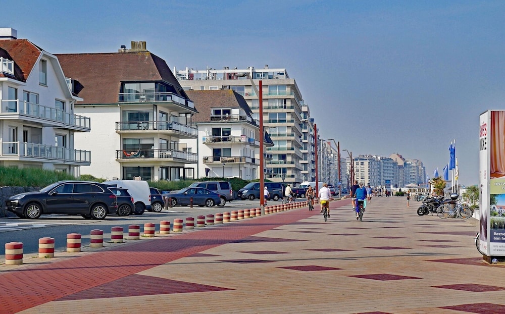 Apartment in Knokke-heist With Garage