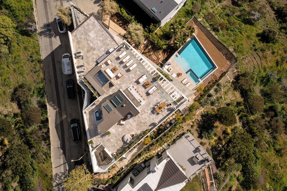 Stradella Mansion - Epitome of Luxury Living in This Breathtaking Bel Air Estate