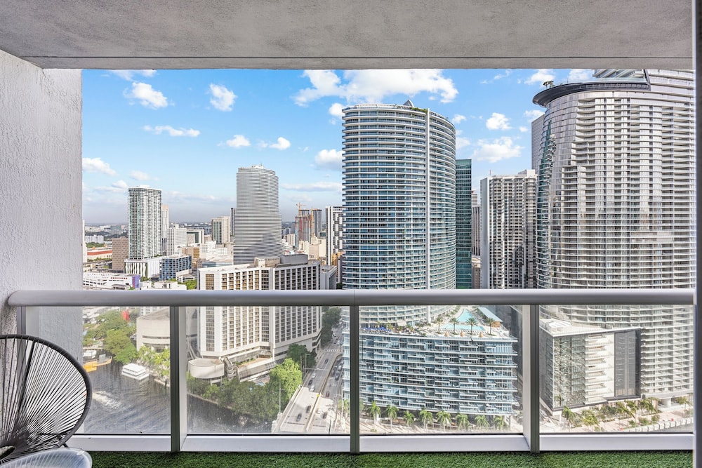 Penthouse ICON W Hotel WaterViews Balcony Brickell