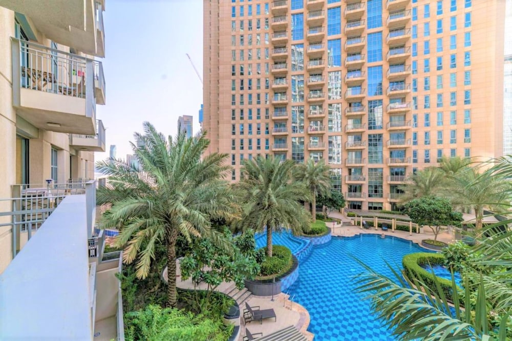 Luxurious 1B With Opera & fountains views