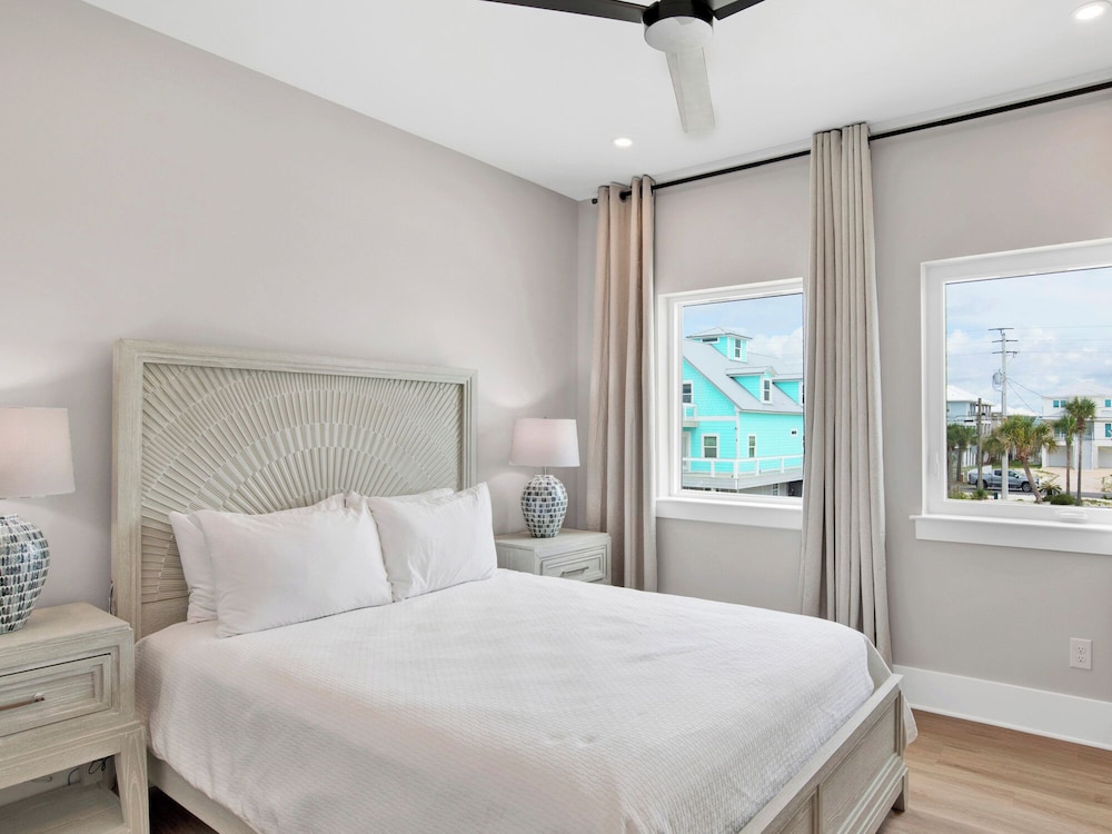 Navarre Dreams by Southern Vacation Rentals