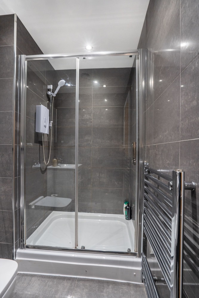 2bed-ground Floor-free Parking