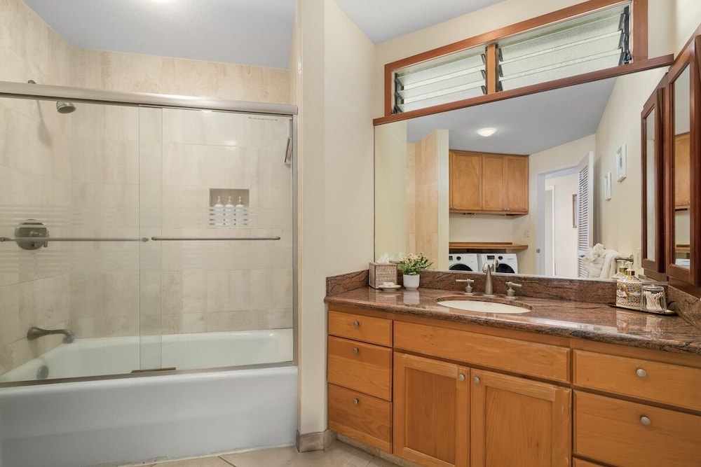 Puu Poa 306 2 Bedroom Condo