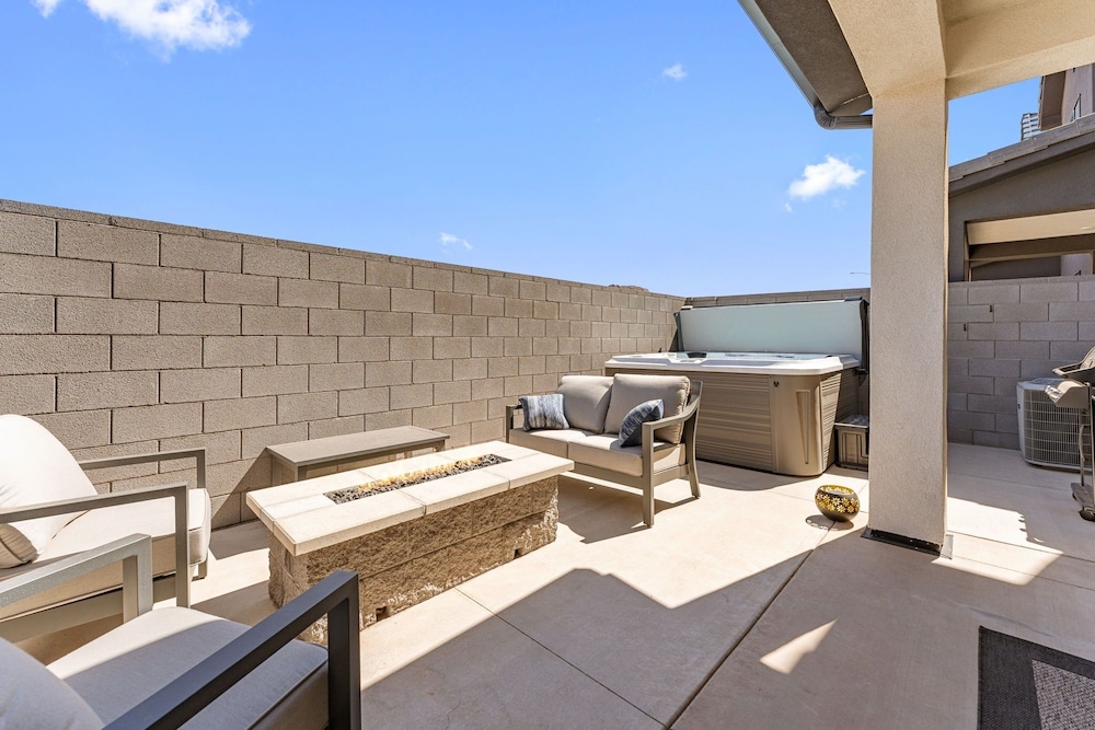 Ripples And Rocks Adventure House 4 Bedroom Townhouse