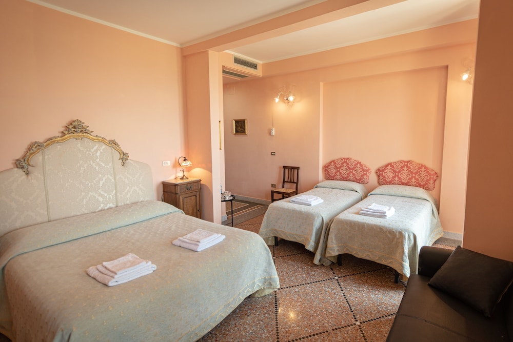 Villa Val d'Olivi view 3
