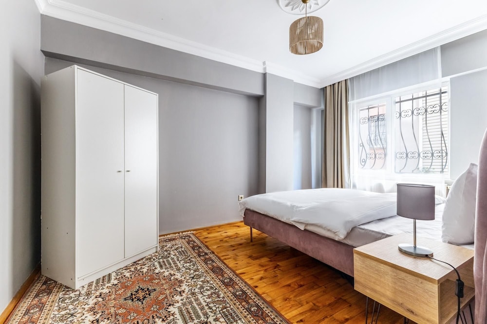 Fully Furnished Magnificent Flat in Uskudar