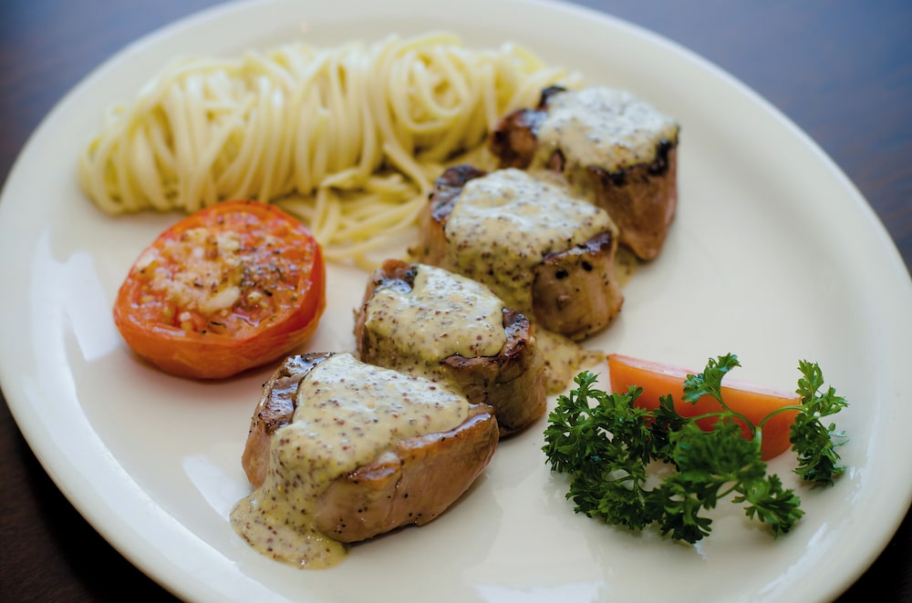 Whispering Woods Cabins & Grill