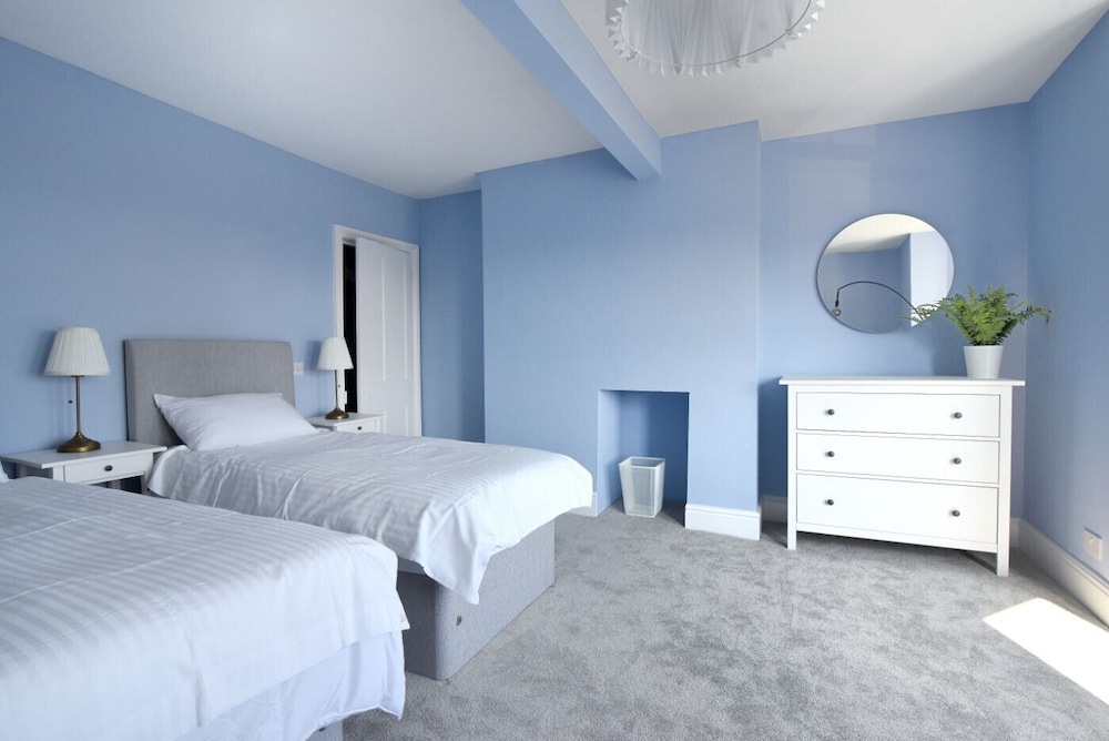 7 Seafield Road