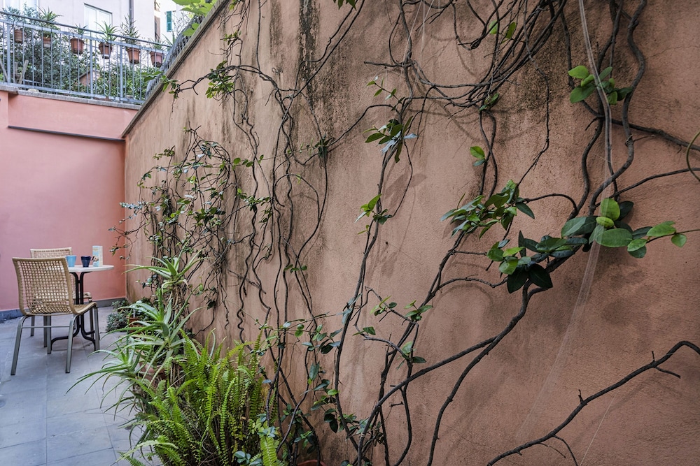 Prione Apartment With Patio