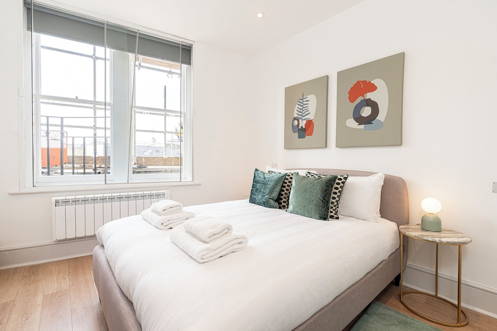 JOIVY Stylish 1 bed flats in Soho