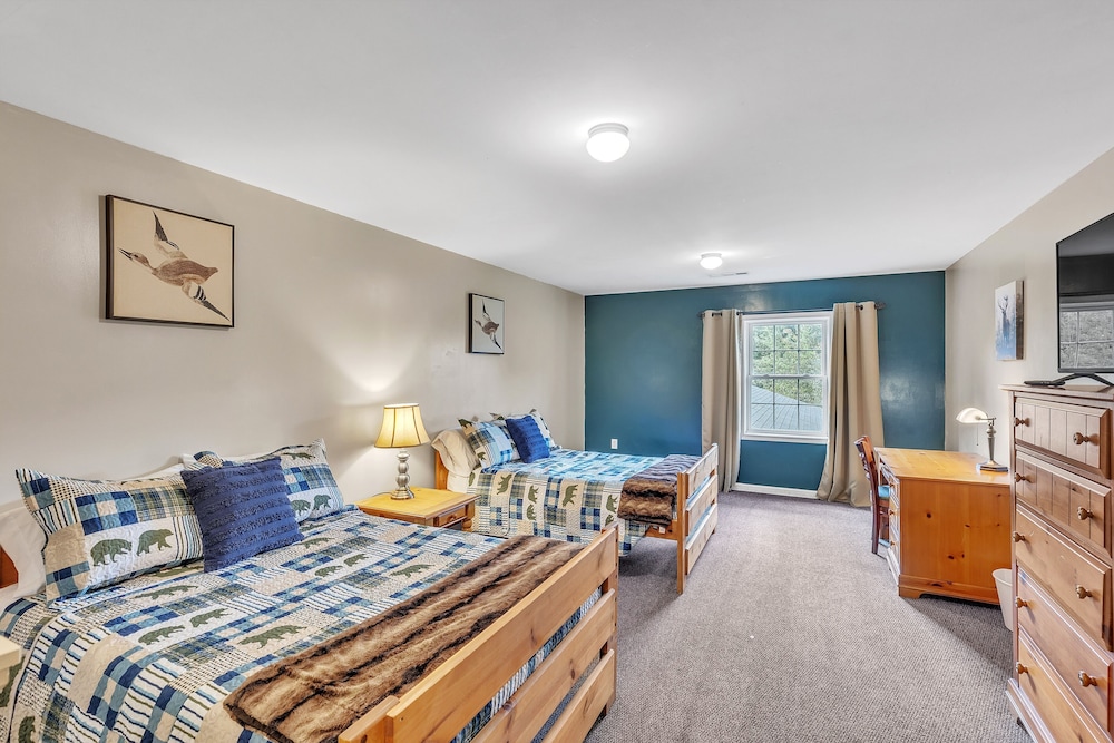 Hotel Green Goose Lodge - Image 1