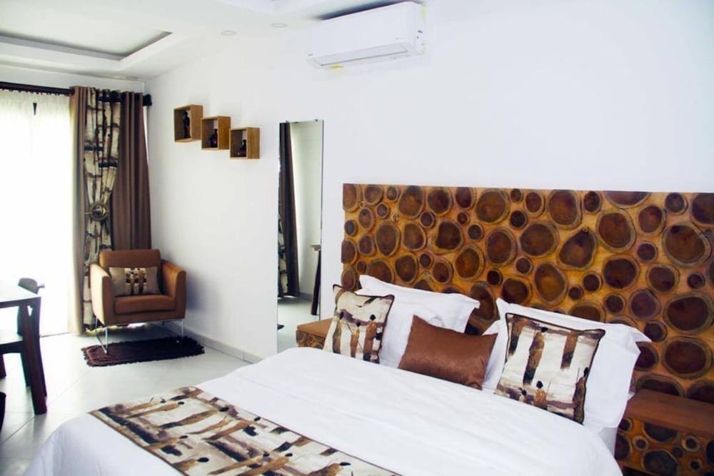 Villa Malis T6 view 2