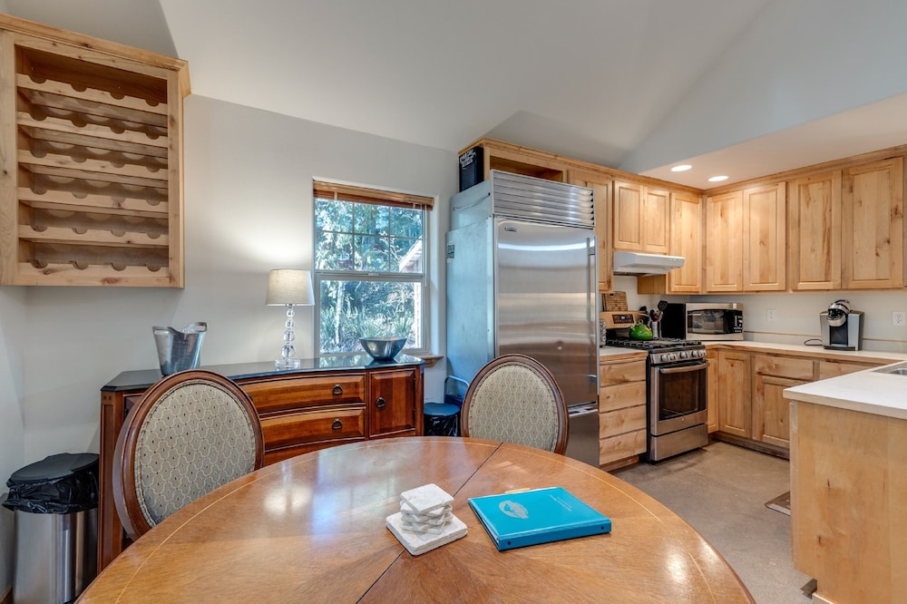 Mt Baker Lodging Cabin 61mbr - A Delightful 1 Story, 3 Bedroom, 2 Bath Cabin
