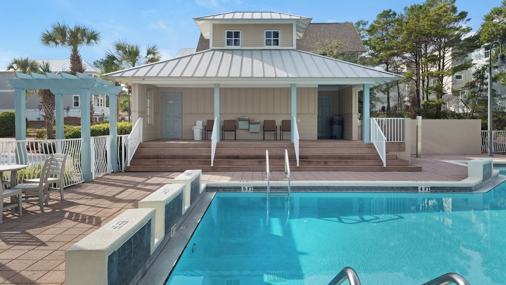 Spacious 4BR With 2 Master Suites, Golf Cart, .3 Miles to Beach - Sleeps 15