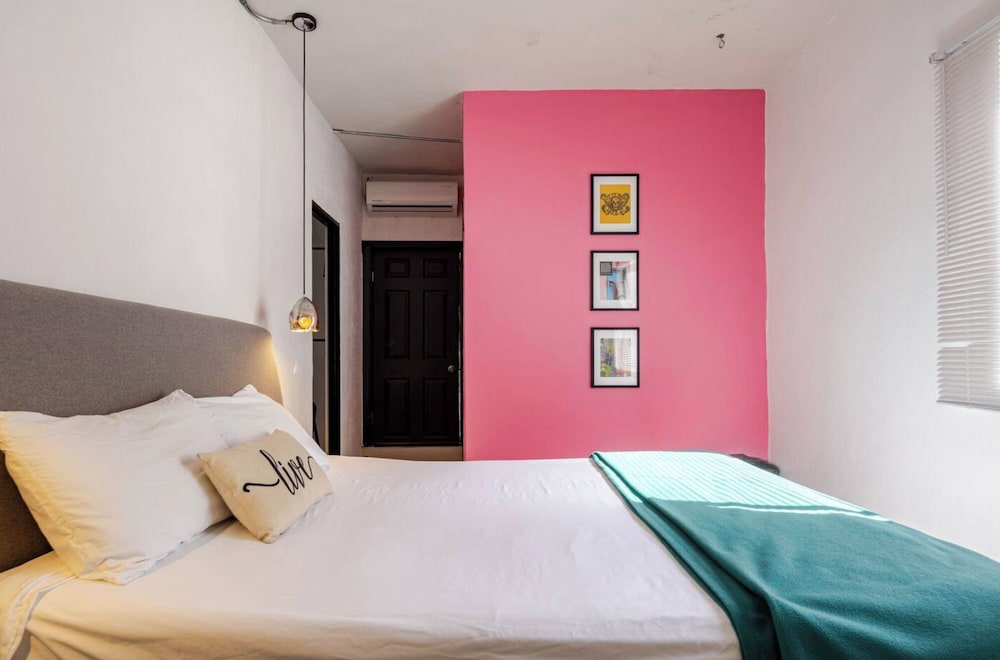 Adhoc Boutique Barrio Antiguo