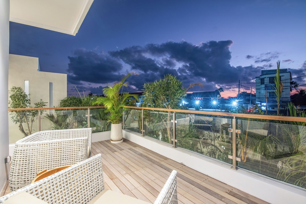 Coastal Comfort: Cozy 4BR Villa, 5 Min Walk to Finns Beach
