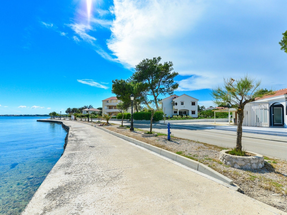 Apartment on Vir Island Near Sandy Beaches