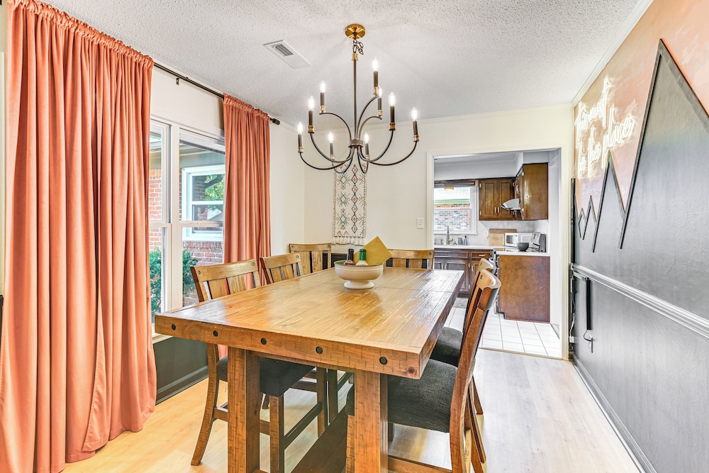 Pet-friendly Home w/ Yard, 1 Mi to Decatur Mall