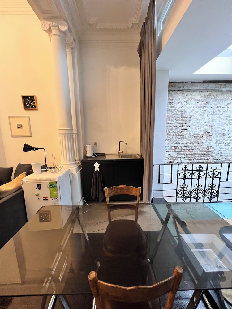Chic Comfortable Loft and Natural Light