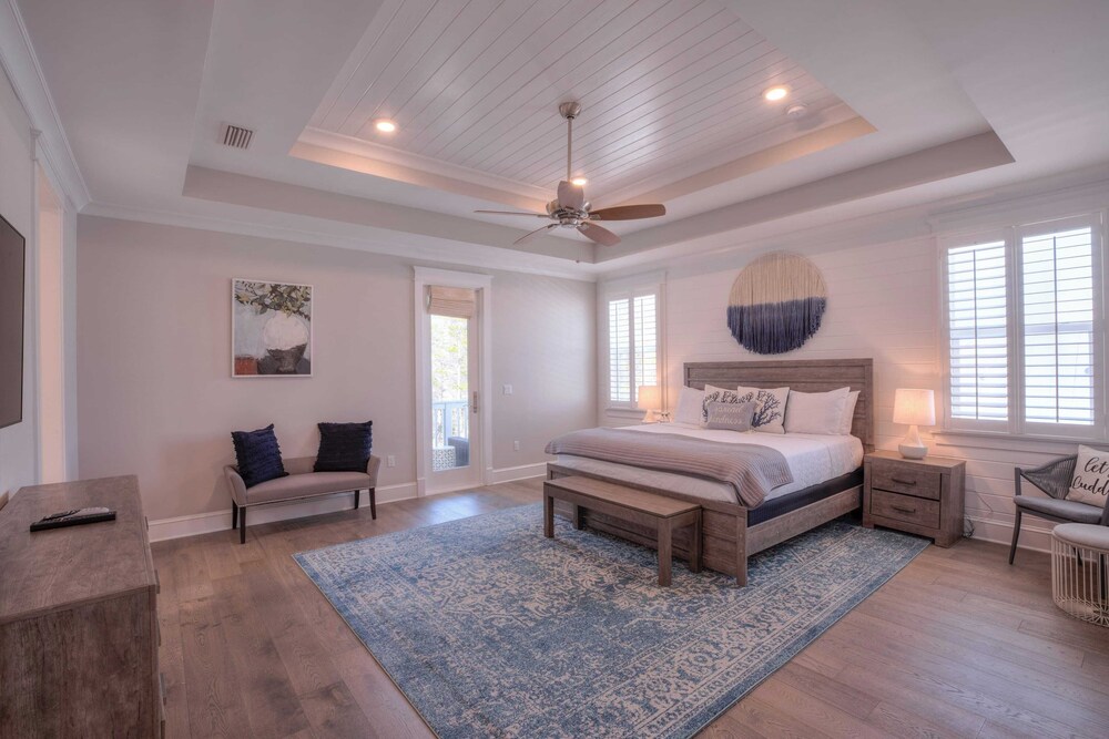 Coconut Cove by Avantstay Deck w/ Hot Tub, Access to 2 Pools