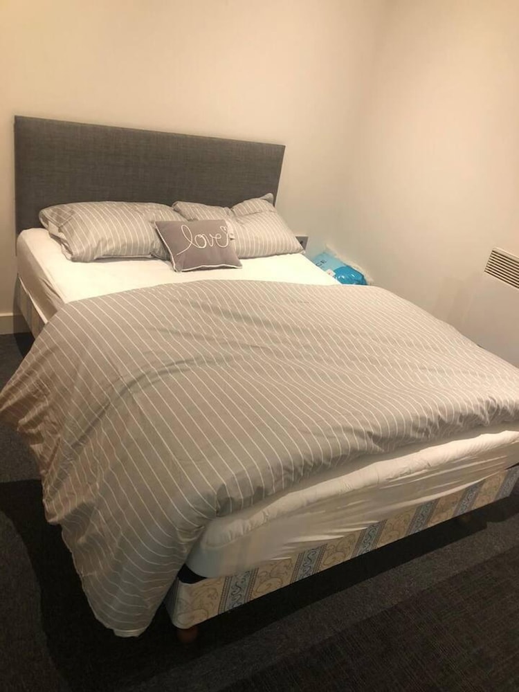 1 Bedroom Flat - Lace Market Nottingham view 2