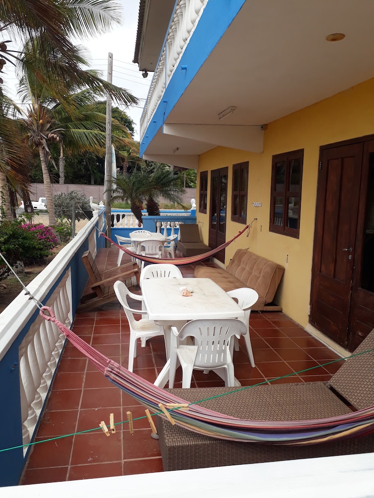 Sea Horizon Apartments (across from Mambo Beach)