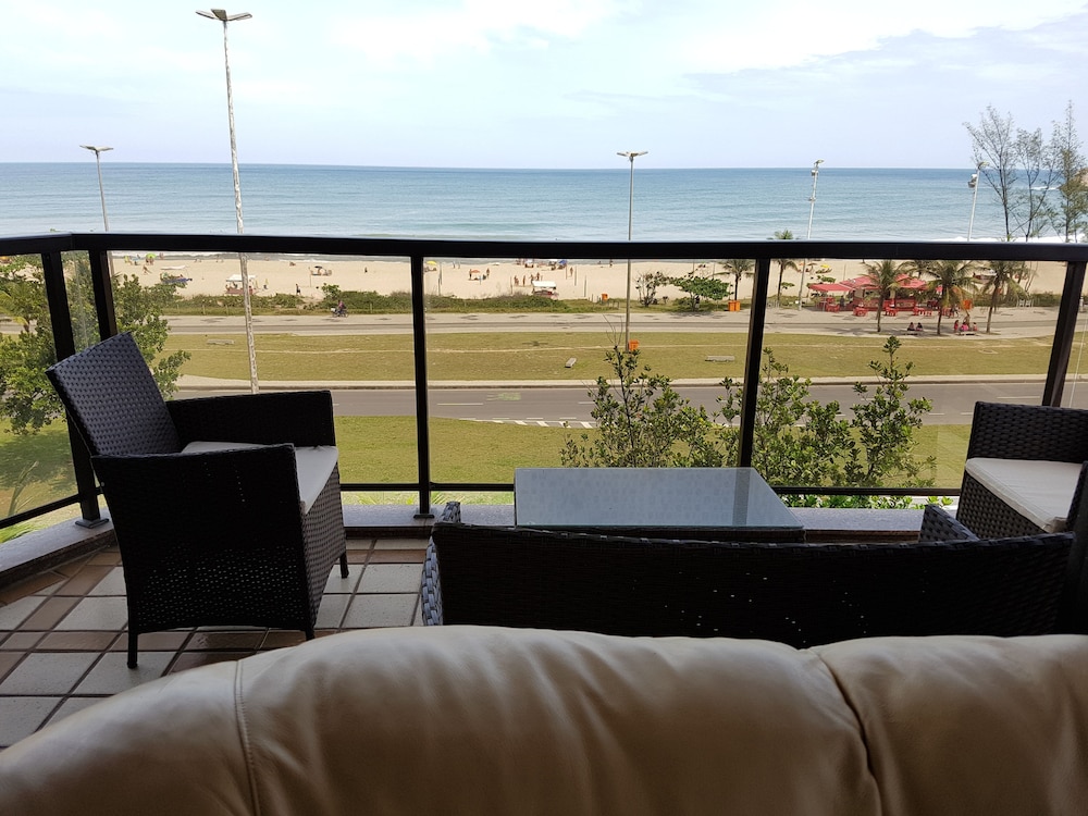 Apartamento de Frente para Praia