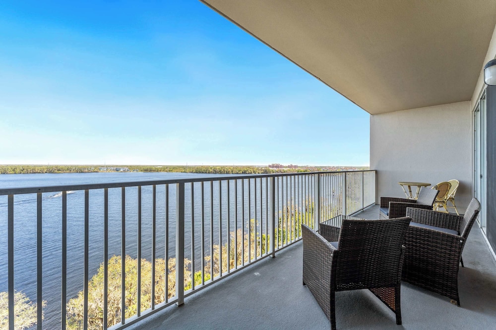 Lake Views At Blue Heron