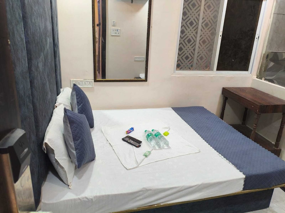 Shri Radha hotels