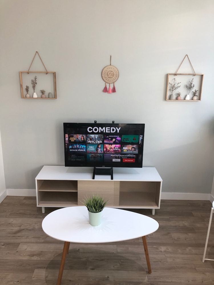 Central Trafford Apartment Free Parking