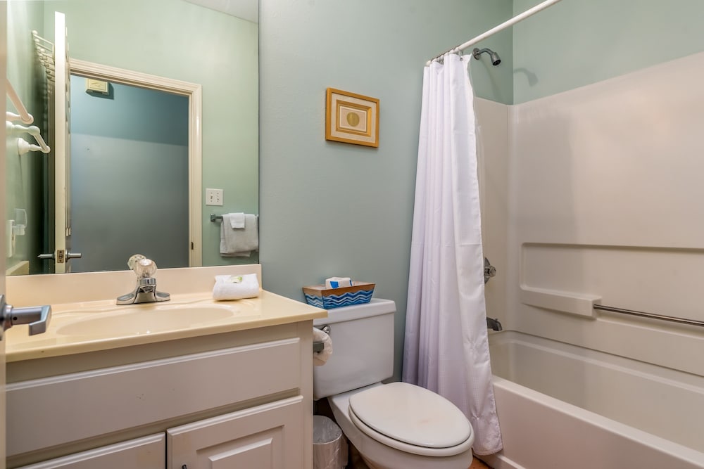 Dauphin Luv A - Beach Club #201-a 2 Bedroom Condo
